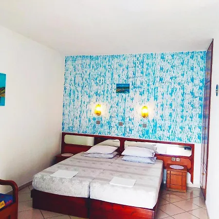 Maria * 克里斯阿穆迪亚